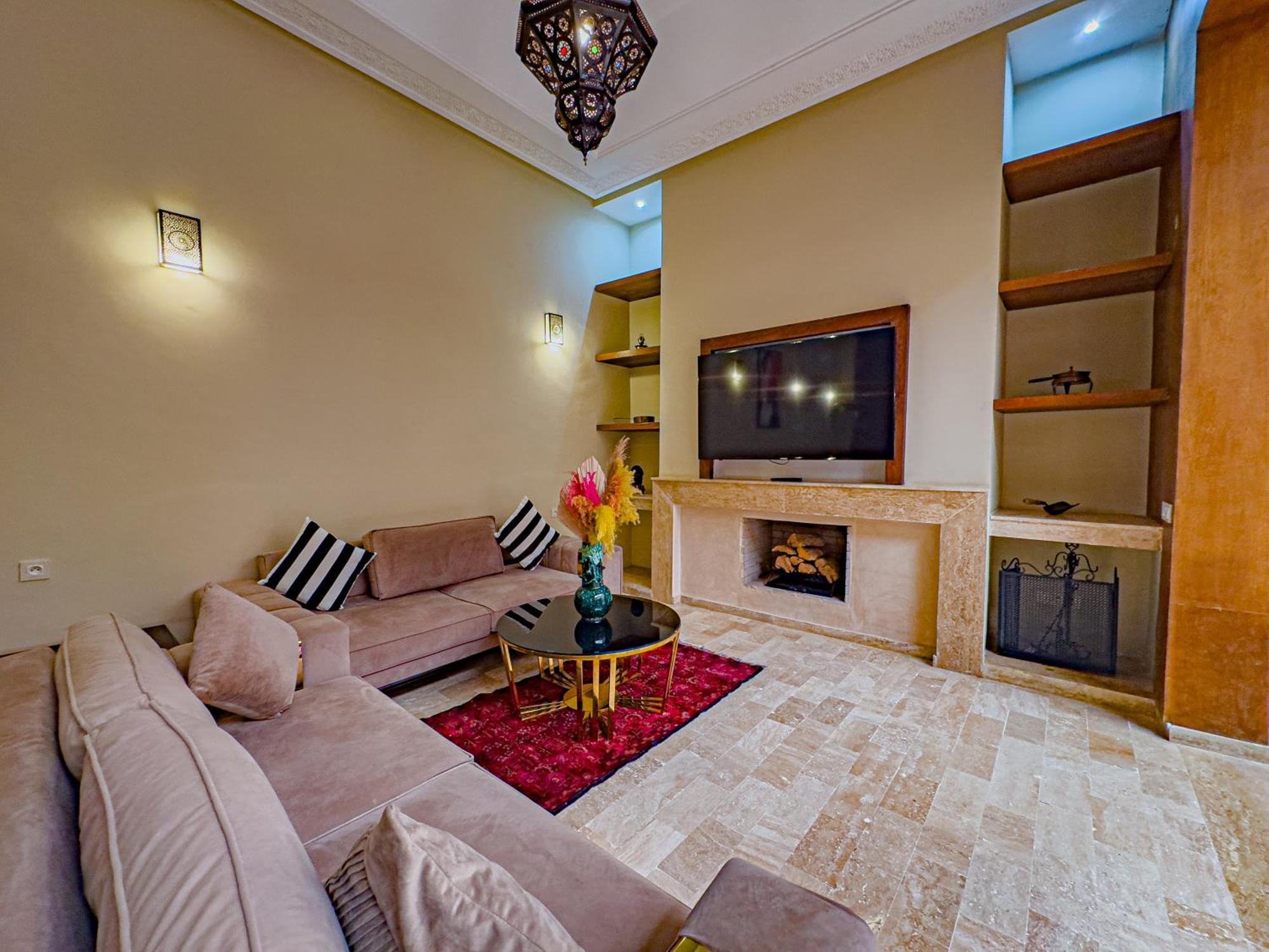 Riad Azia *